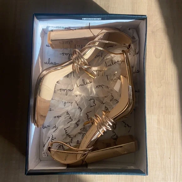 LULU’S ROSE GOLD HEELS! - Picture 6 of 8